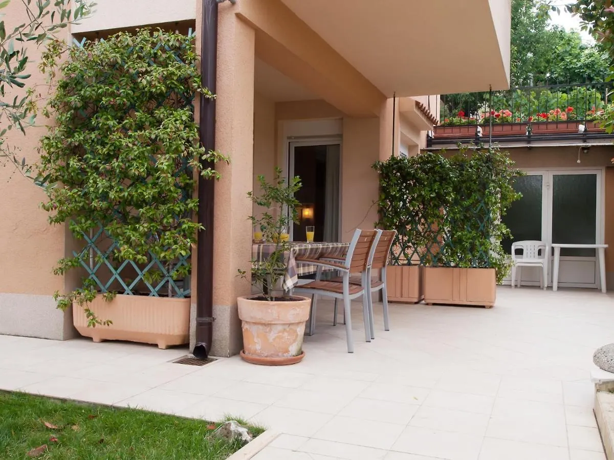 Apartments With A Parking Space Vinkuran, Pula - 21016 Medulin